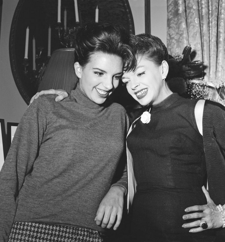 Liza Minnelli with her mother and fellow Oscar winner Judy Garland.